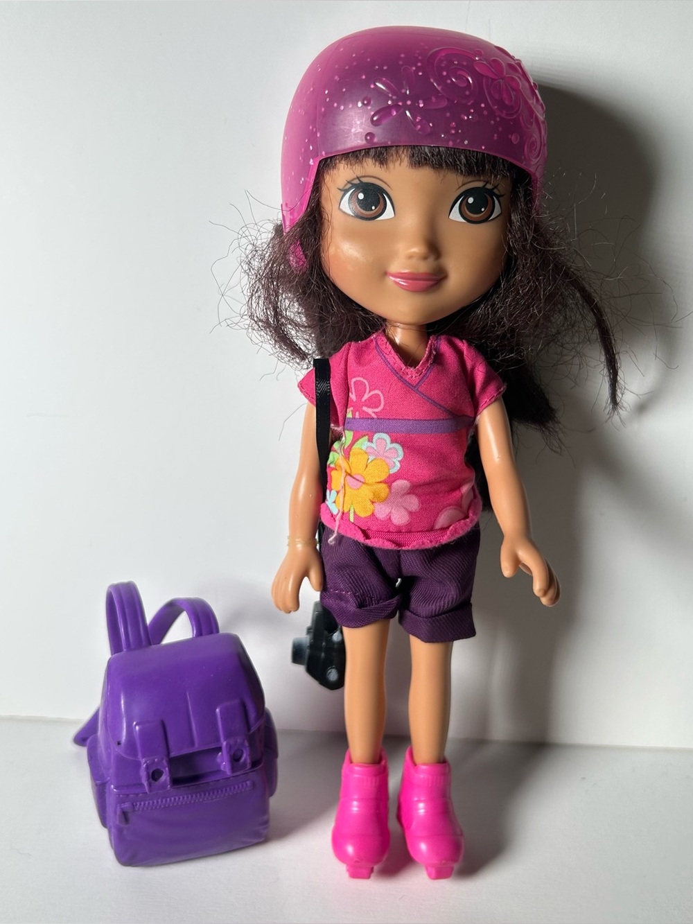 Dora and Friends Fisher-Price Doll Dora Loves Adventure Outfits And Accessories